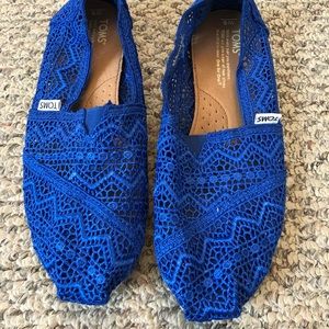 Blue Lace Tom’s